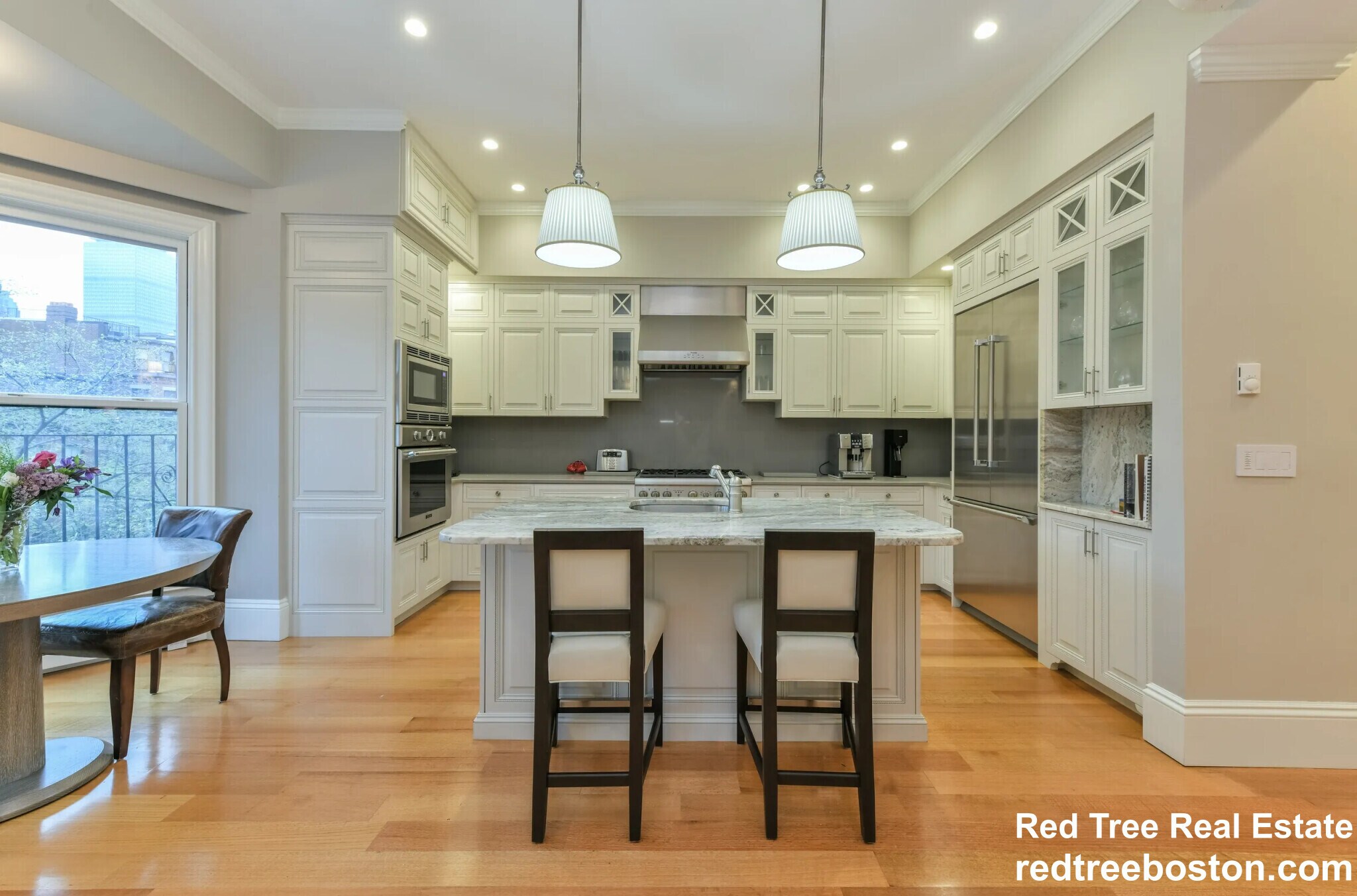 Building Photo - 214 Beacon St