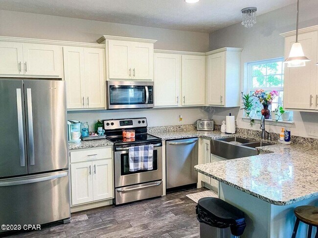 Building Photo - 2417 Causeway Manor Ct