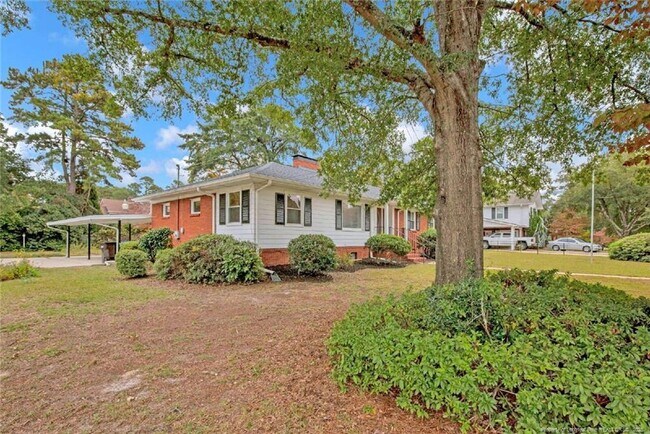 Building Photo - 301 Fairfield Rd