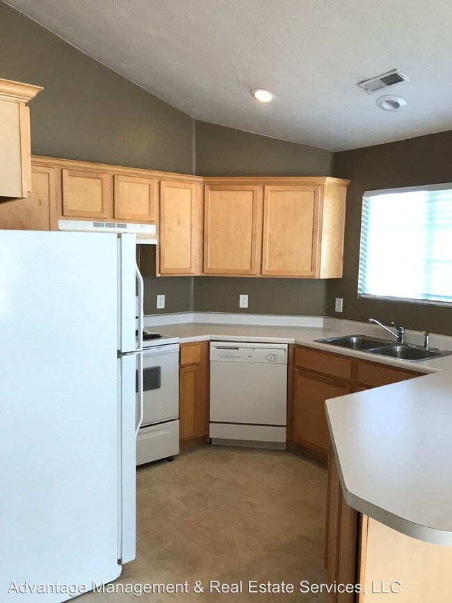 Primary Photo - 3 br, 2 bath House - 1410 South 1050 West