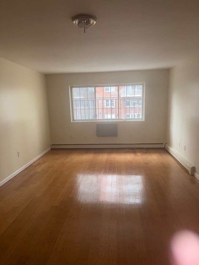 Building Photo - XX48 Olinville Ave