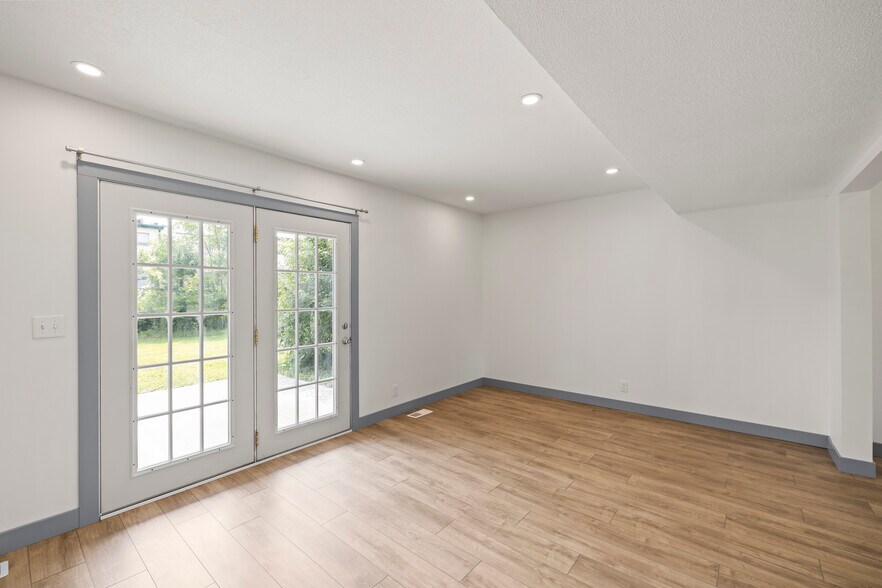 Dining Area - 6527 N 65th St