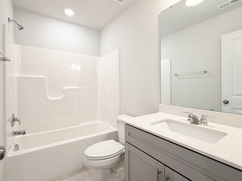 Building Photo - 3018 Brellon Ln