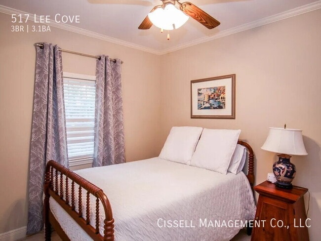 Building Photo - 517 Lee Cove