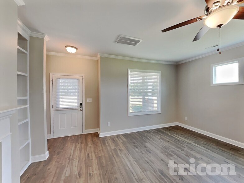 Building Photo - 100 E Goodwin Chase Ln