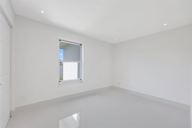 Building Photo - 3349 El Vedado Ct E