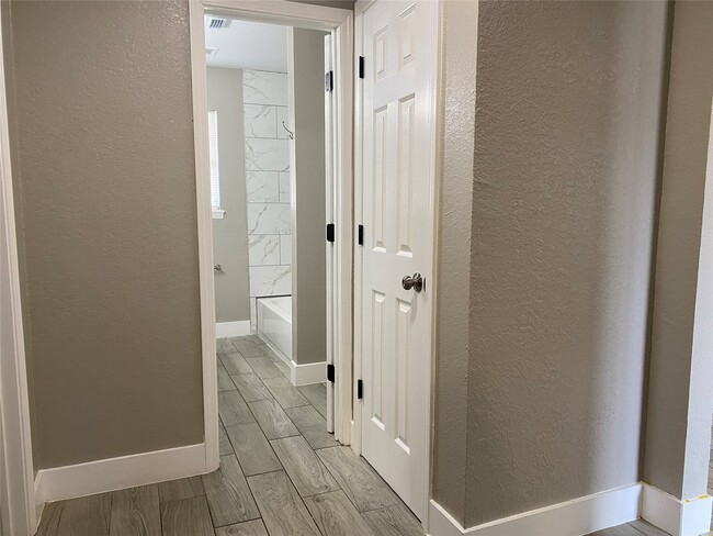 Building Photo - 231 Acker St