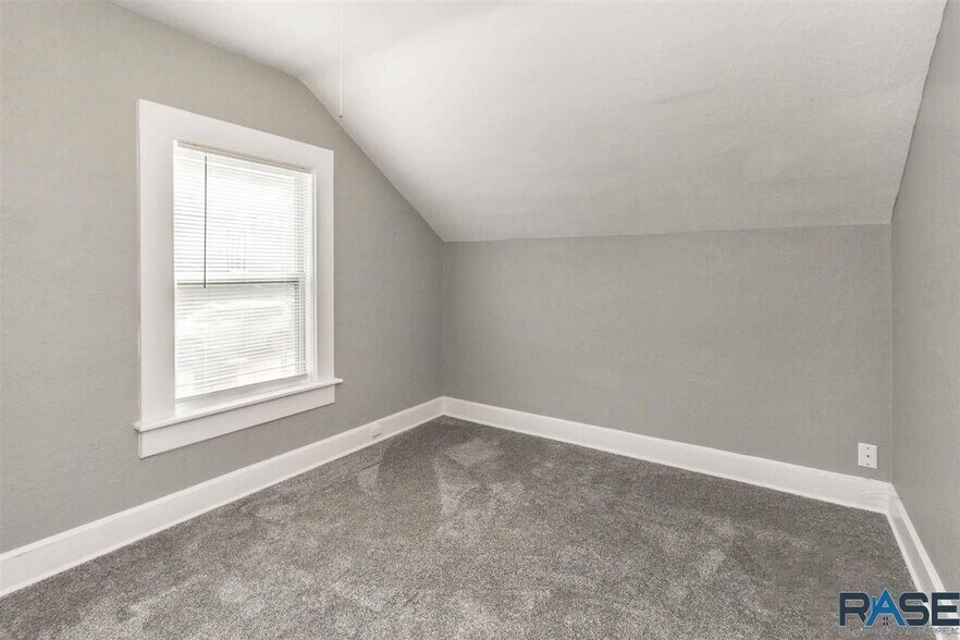 Bedroom 1 - 926 N Walts Ave