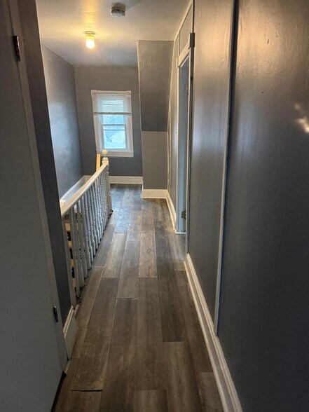 Building Photo - 1103 W State St