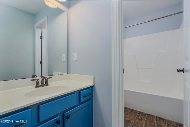 Building Photo - 402 Marsh Island Dr