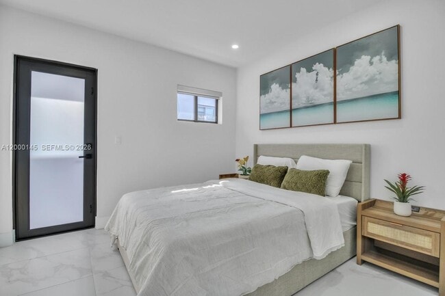 Building Photo - 944 Jefferson Ave