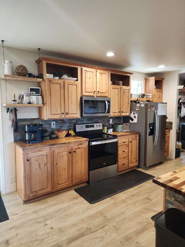 Building Photo - 3BR, 2BTH in Post Falls Above The Fog