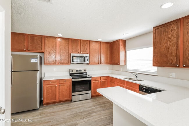 Building Photo - 683 Southland Ln