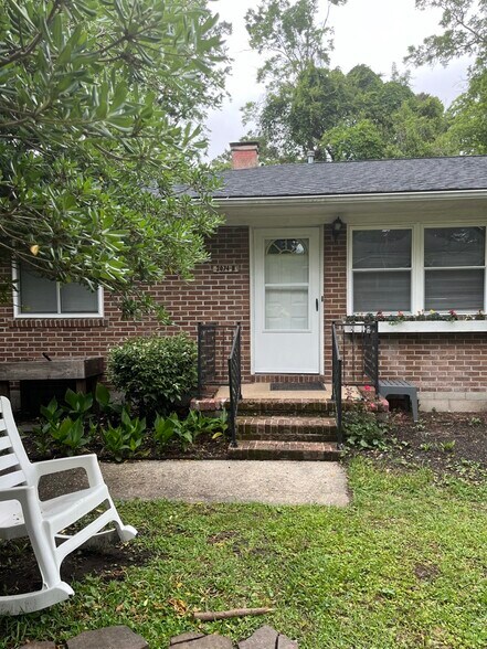 Primary Photo - 2074 Seabrook Ave