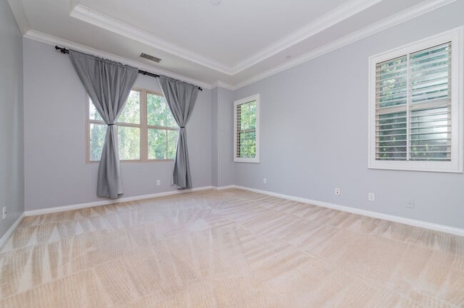 Building Photo - 3BD/2.5BA/2Garage Two Story upgraded End Unit Condo Woodbury Irvine $4800