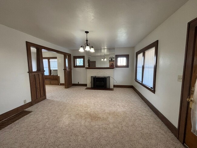 Building Photo - 3 BED | 1 BATH | HOME | WEST RAPID