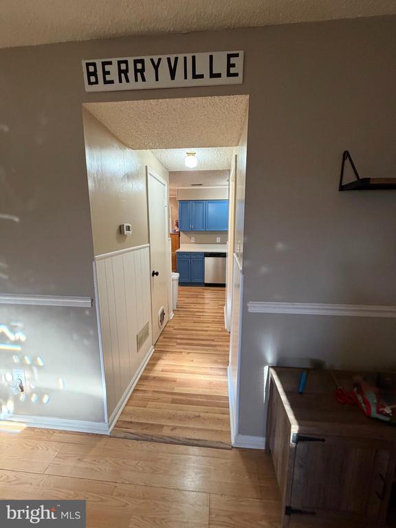 Building Photo - 218 Moore Dr