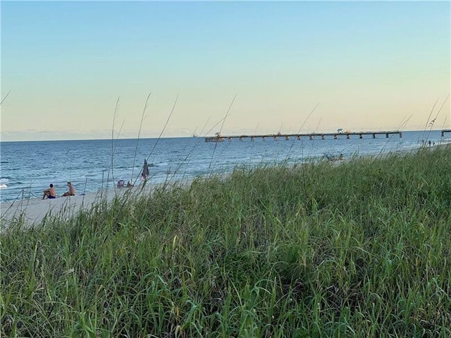 Building Photo - 4564 El Mar Dr