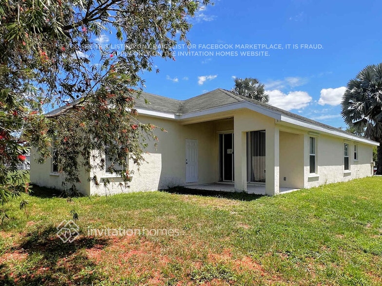 Building Photo - 1835 SW Dalmatian Ave
