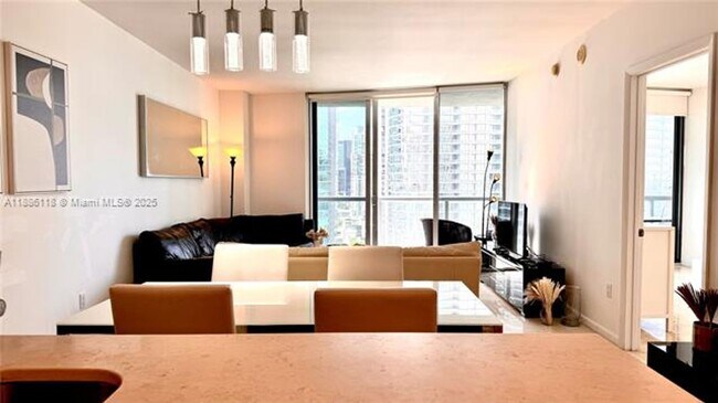 Building Photo - 475 Brickell Ave