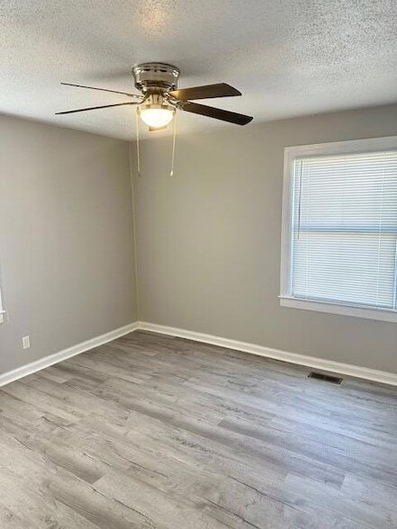 Building Photo - 2311 Spring Place Rd SE