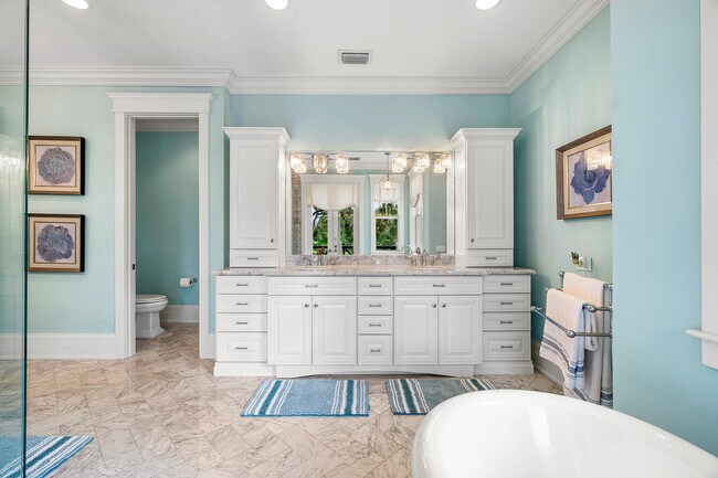 Building Photo - 16356 Bridlewood Cir