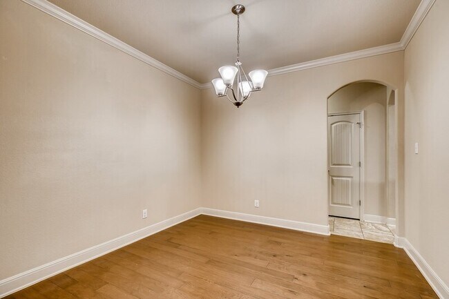 Building Photo - 12619 Quarter J