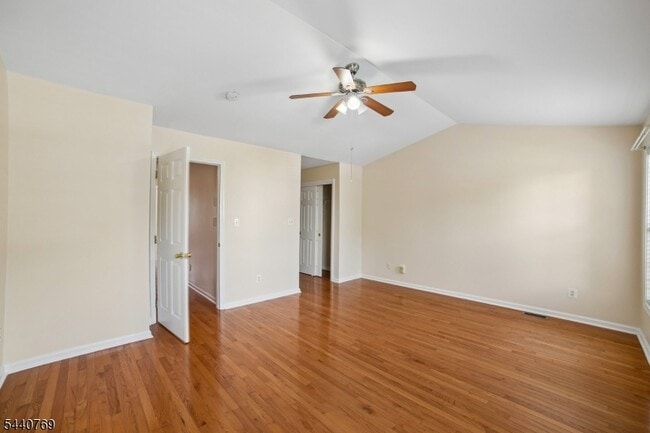 Building Photo - 533 Coventry Dr