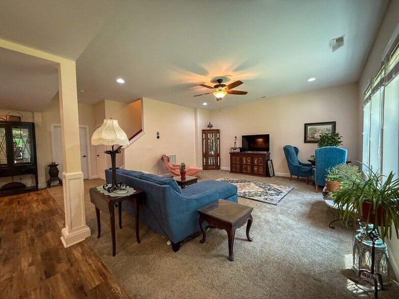Building Photo - 4006 Tremont Dr