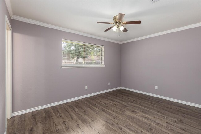 Building Photo - 2739 Foliage Green Dr