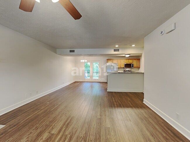 Building Photo - 2049 Aberdeen Cir