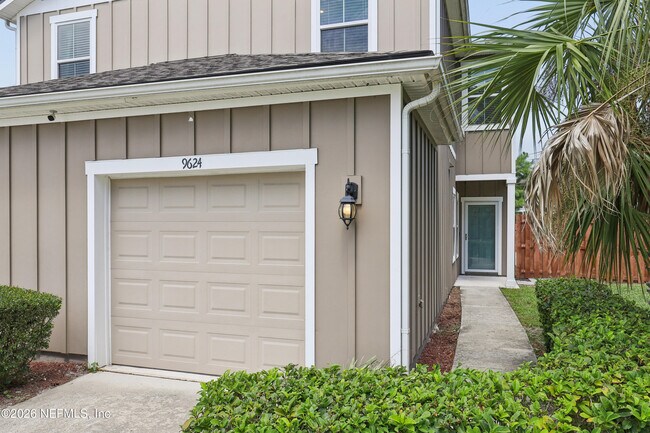 Building Photo - 9624 Baylin Ct