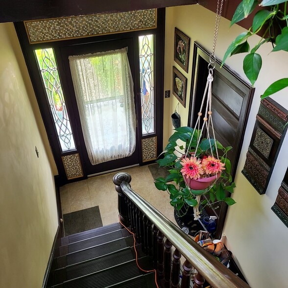 Private entrance - 715 N McBride St