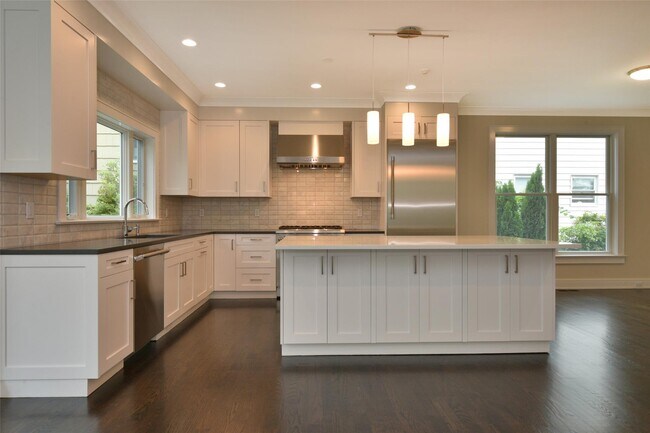 Building Photo - 117 Brown Rd