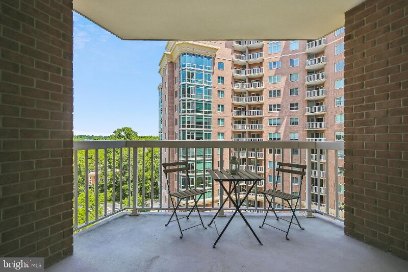 Building Photo - 3101 N Hampton Dr