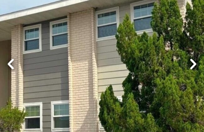 Building Photo - 836 Sky Lake Cir