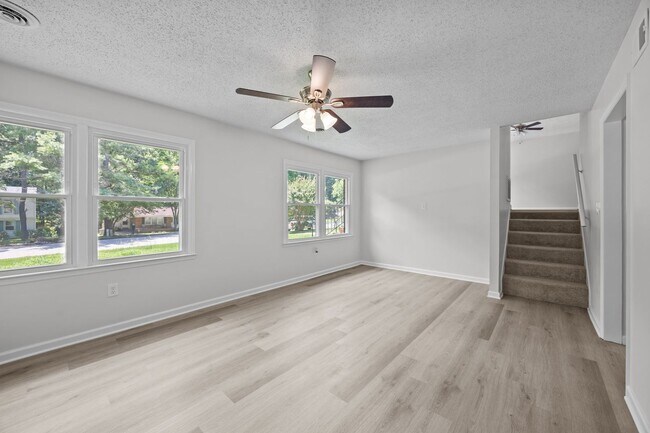 Building Photo - Fantastic Corner Lot, Updated 4 Bedroom Sp...