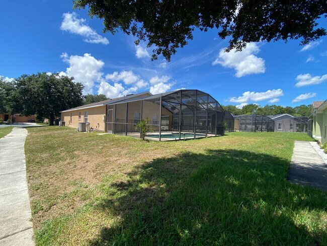Building Photo - Pool Home for Rent