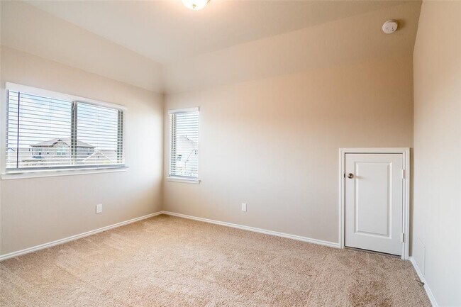 Building Photo - 12502 Llano Estacado Dr