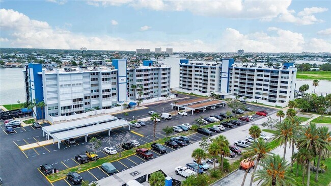 Building Photo - 450 Treasure Island Causeway