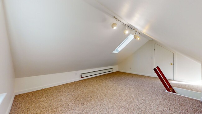 Building Photo - Spacious One Bedroom Home in Greenwich