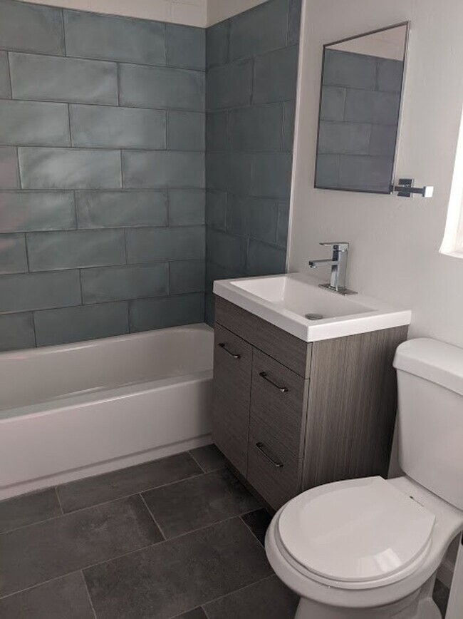 Building Photo - 2770 N Forgeus Ave