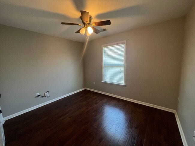 Building Photo - 4 bedroom home in Owens Cross Roads