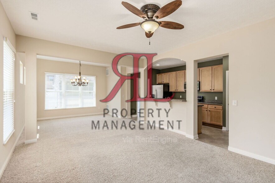 Building Photo - 6167 Upper Albany Xing Dr