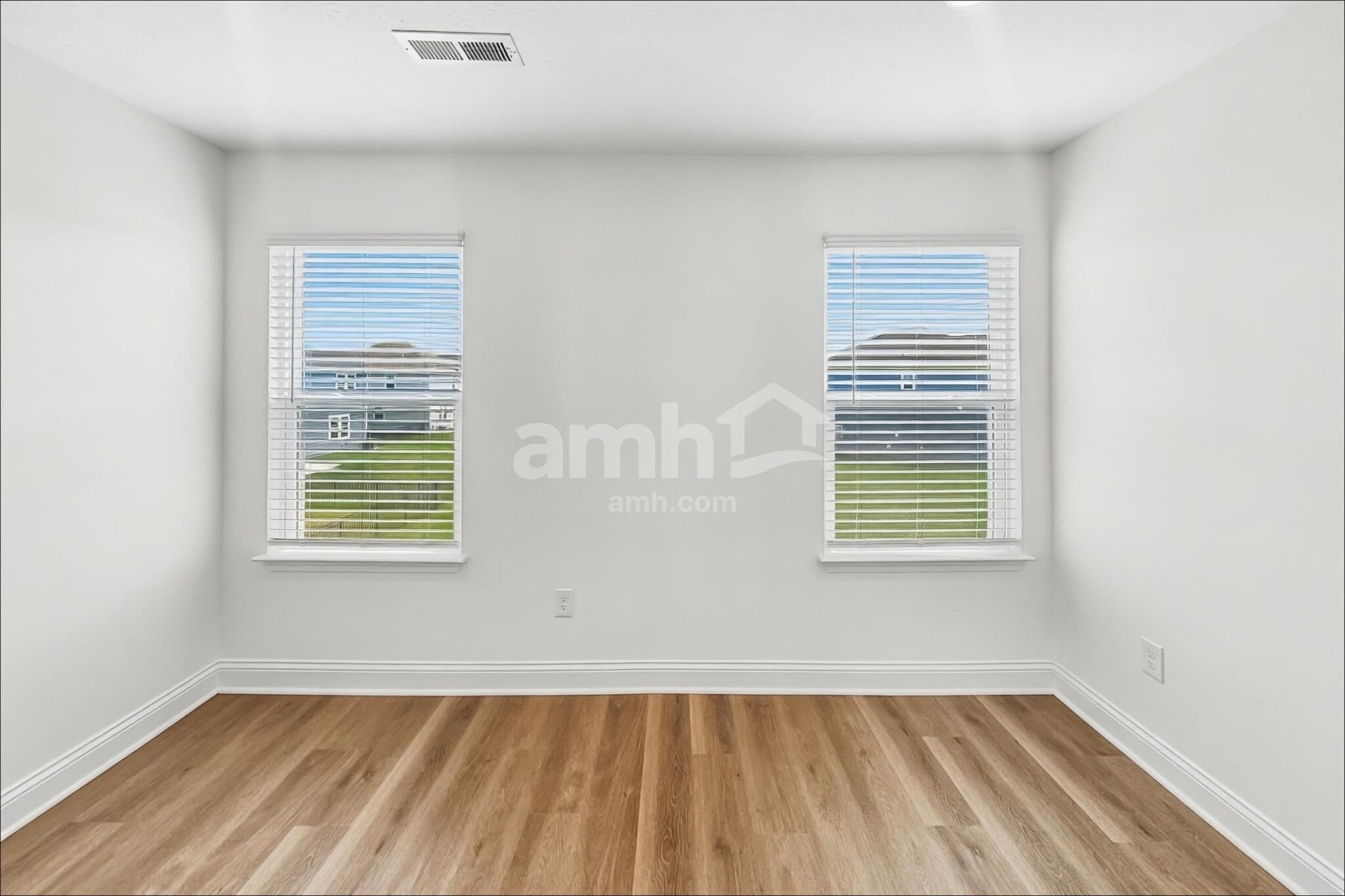 Building Photo - 93 Shady Elm Ln