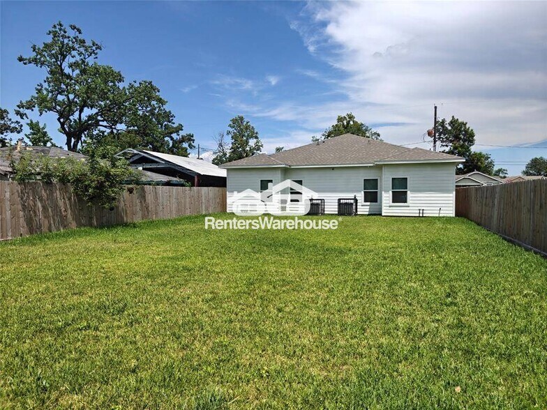 Building Photo - 4124 Vaughn St