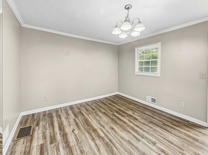 Building Photo - 4412 Bryant Dr SW