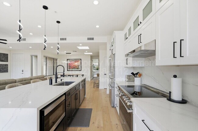 Building Photo - 8989 N Gainey Center Dr
