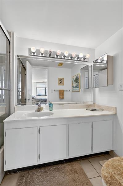 Building Photo - 18151 NE 31st Ct