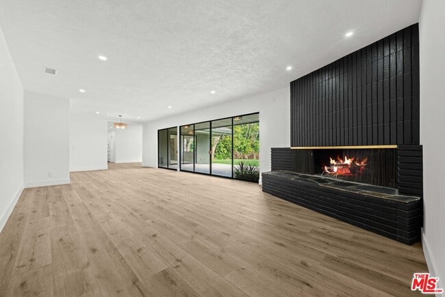 Building Photo - 1027 Acanto Pl